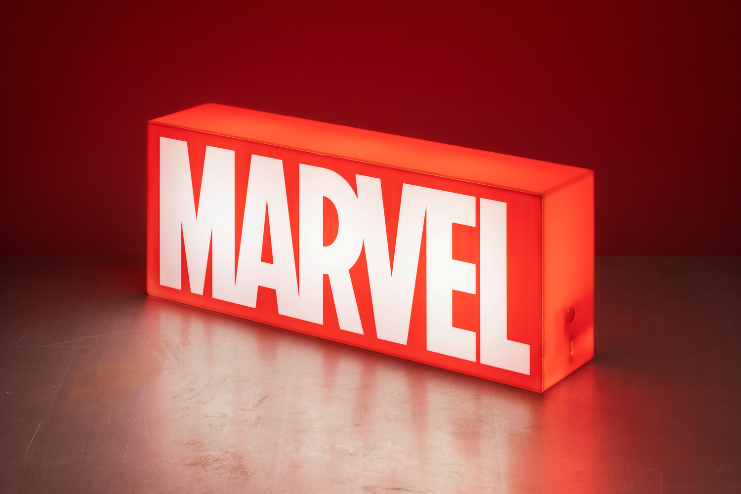 

Светодиодный декоративный свет Marvel, 12x30x6,5 см, красный/белый
