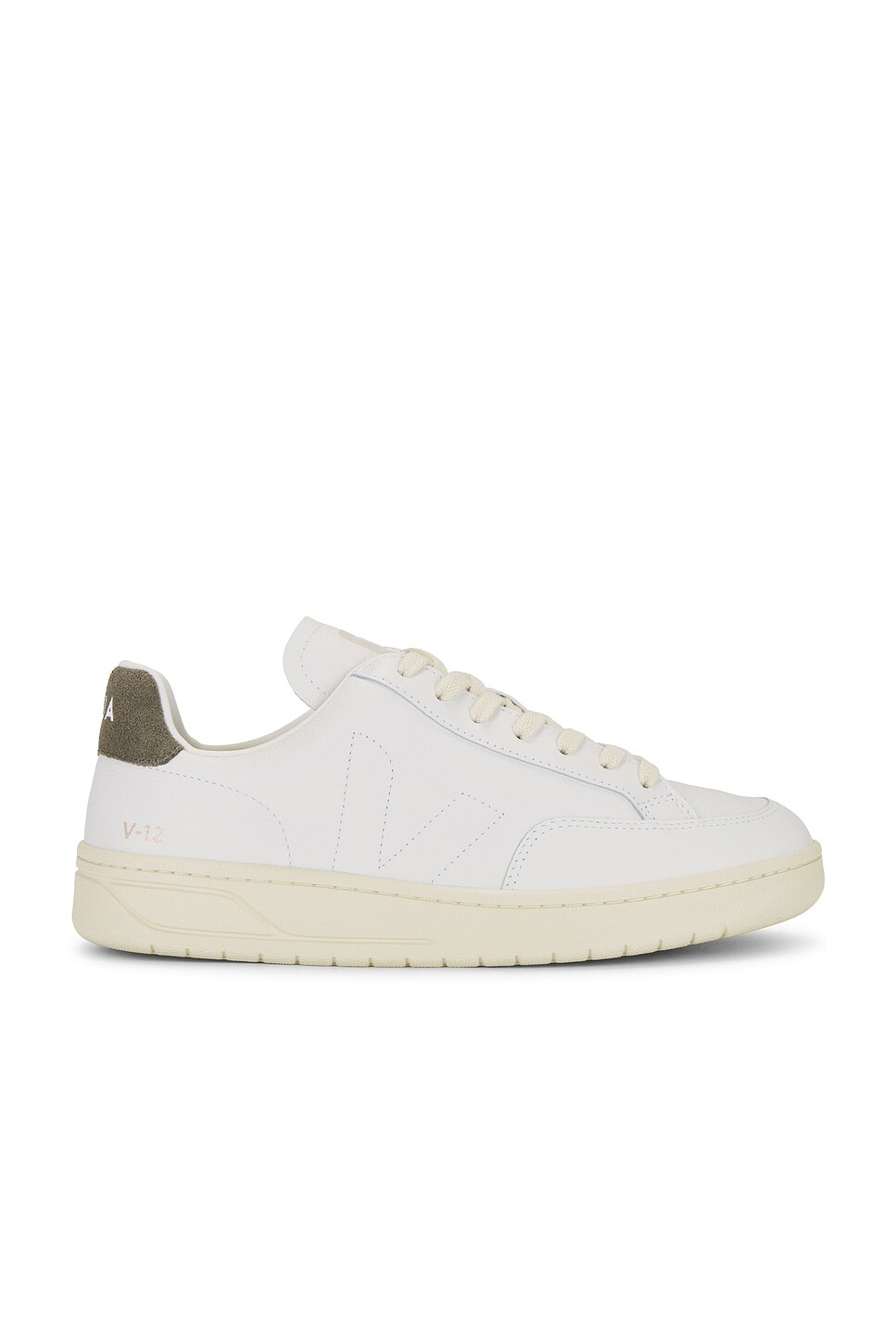 

Кроссовки мужские V-12 Stitch Veja, цвет Extra White, White, & Kaki