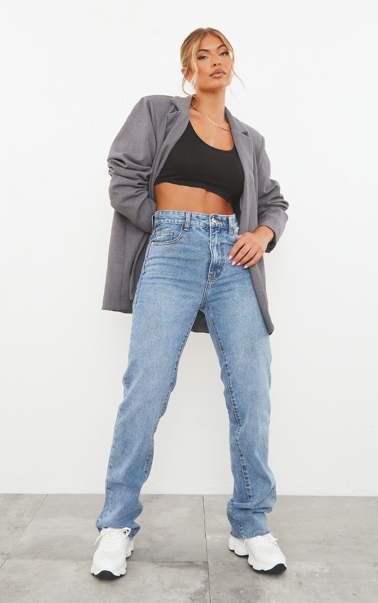 

PrettyLittleThing Длинные прямые джинсы средней длины с необработанным краем