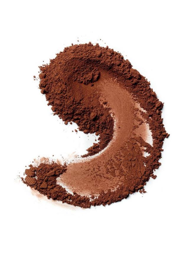 Тональная пудра Skin Weightless Powder Foundation Bobbi Brown, Chestnut — фото 2
