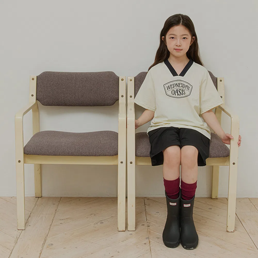 Детская футболка Signature Nylon Raglan кремового цвета от Wednesdayoasis Kids — фото 3