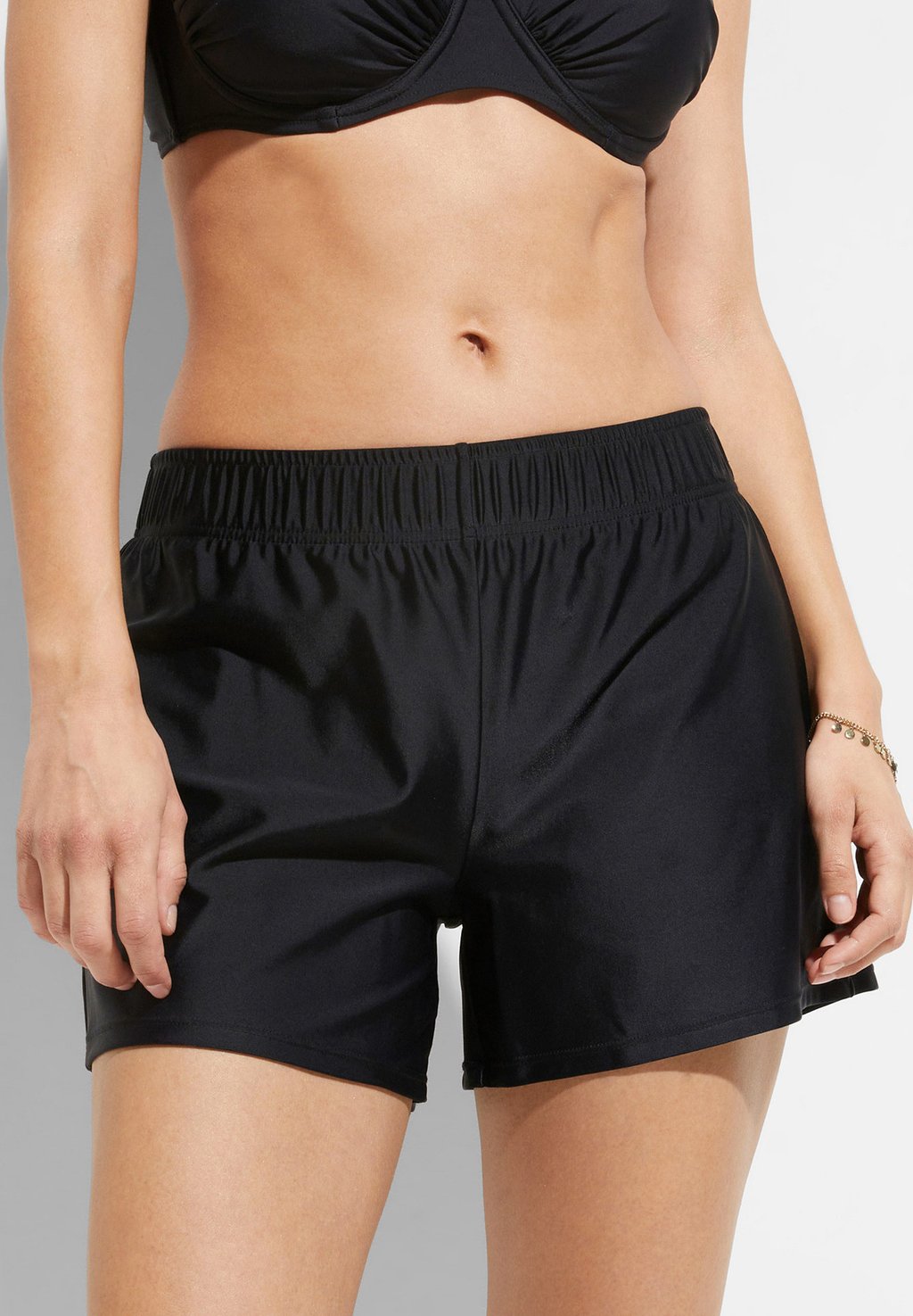 

Пляжные шорты bonprix, черный