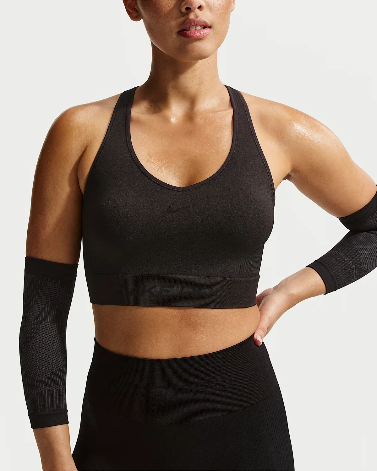 Женский топ Nike Pro Seamless Dri-FIT с укороченным кроем, Black — фото 3