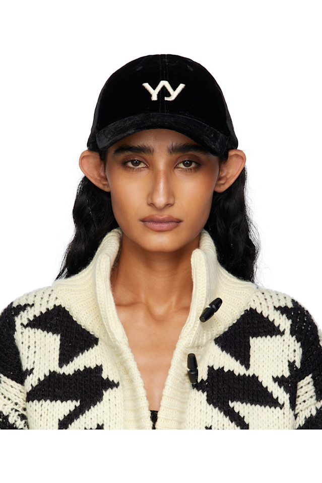 

Бархатная бейсболка с надписью «Yy» Open Yy, черный