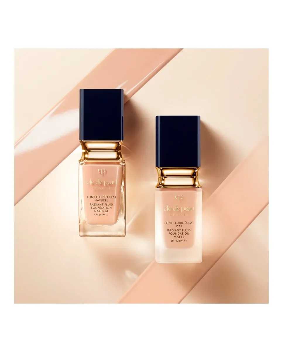 Тональная основа Radiant Fluid Natural Clé De Peau Beauté, B10 — фото 3