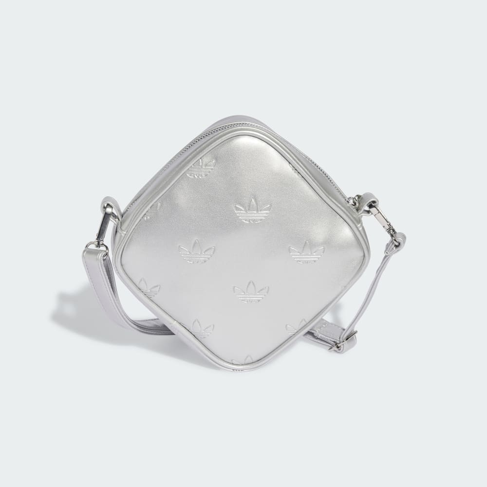 

Спортивная сумка Adidas Adicolor Diamond Shaped Bag, цвет Silver Metallic