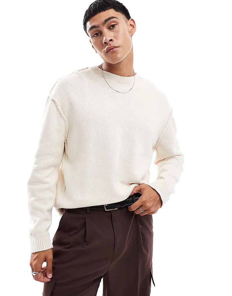

Джемпер с необработанным швом в цвете экрю Pull&Bear
