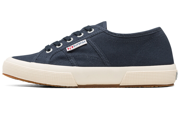 

Низкие кеды со шнуровкой Superga