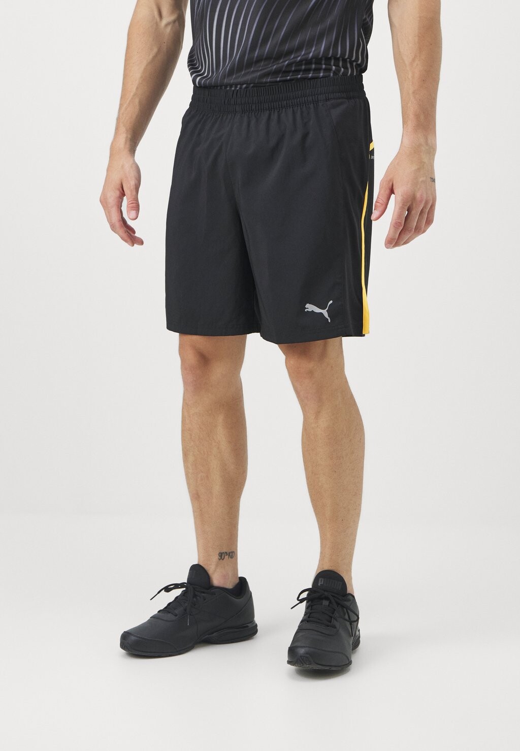 

Спортивные шорты Run Favorite Velocity Puma, черный/закатное сияние