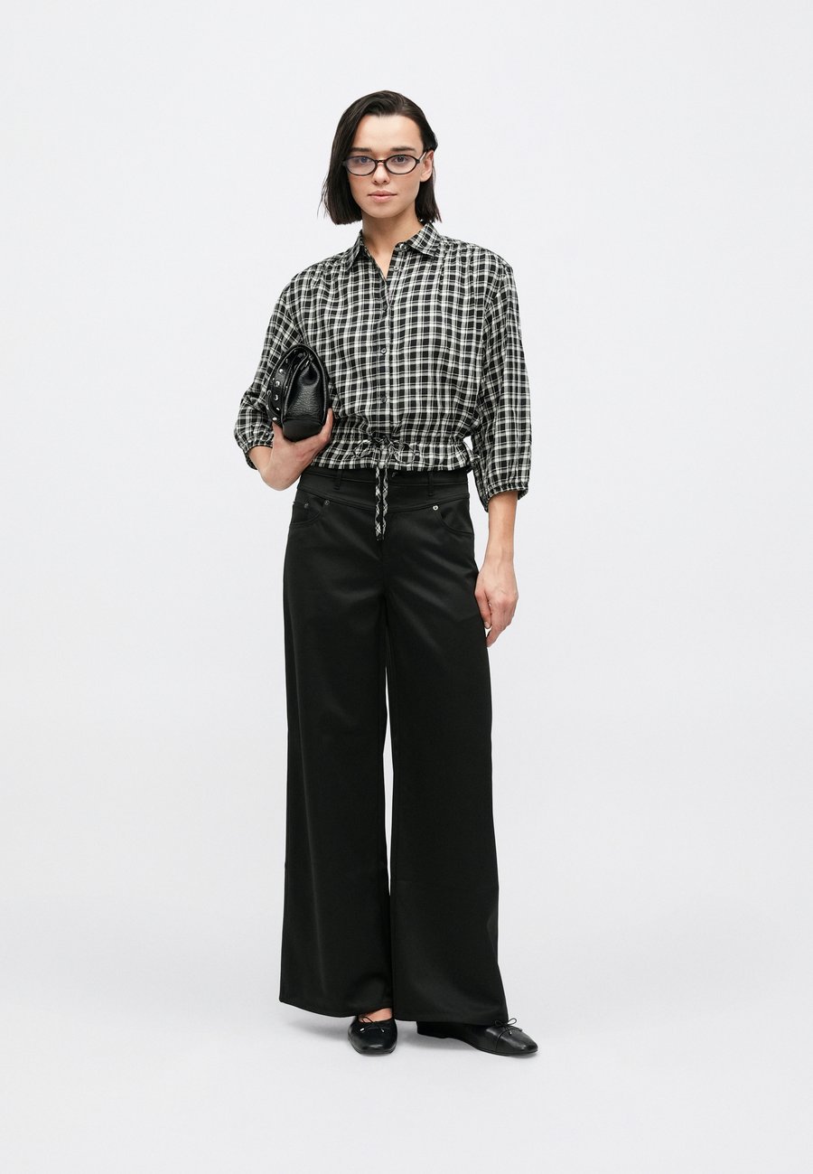 Блуза GAP TIE WAIST SHIRT, Black/White/Black — фото 2