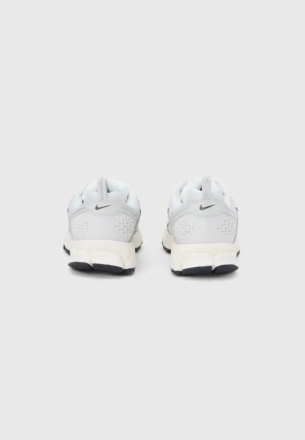 Кроссовки vomero 5 Nike Sportswear, Photon Dust/Chrome/Gridiron/Sail — фото 3