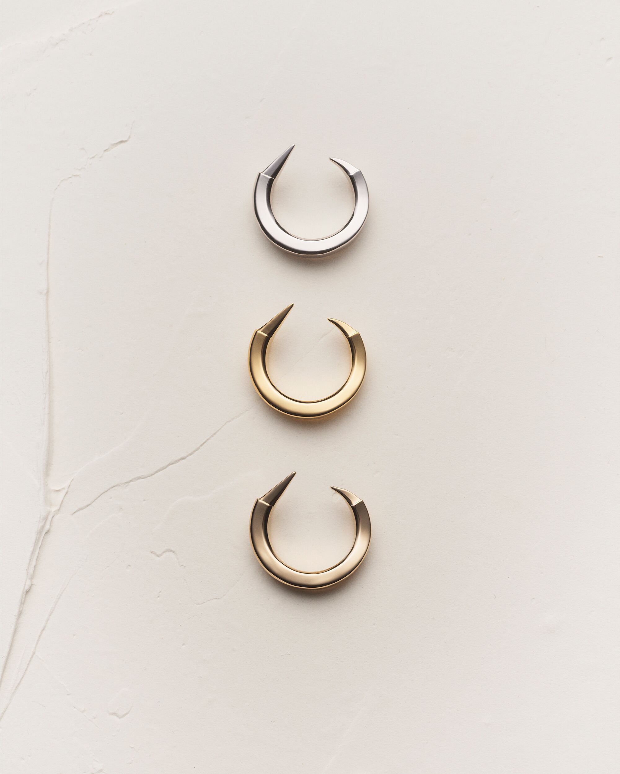 

Кольца с шипами из 18-каратного серого, желтого, золотого и бледного золота Saint Laurent