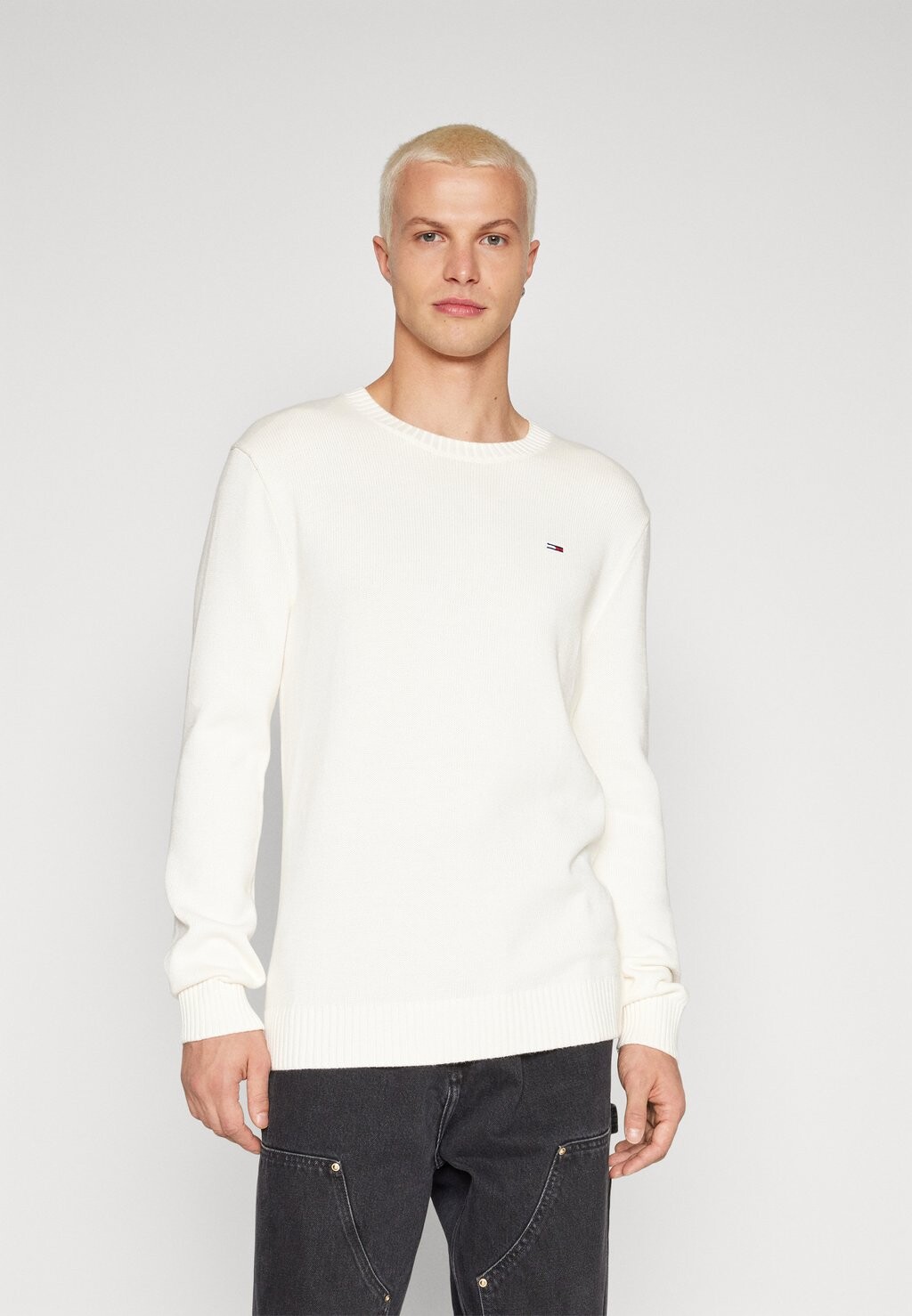 

Свитер SLIM ESSENTIALS Tommy Jeans, старинный белый
