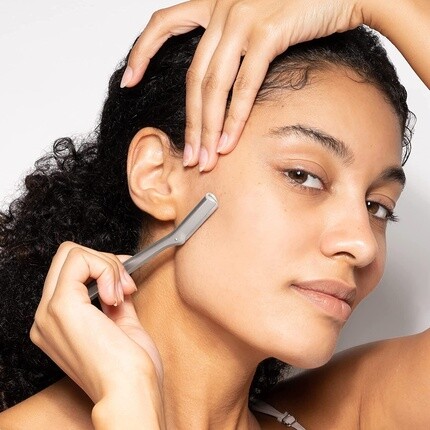 Бритва для лица Dermaplaner с 3 запасными лезвиями, серебро, Tweezerman — фото 3