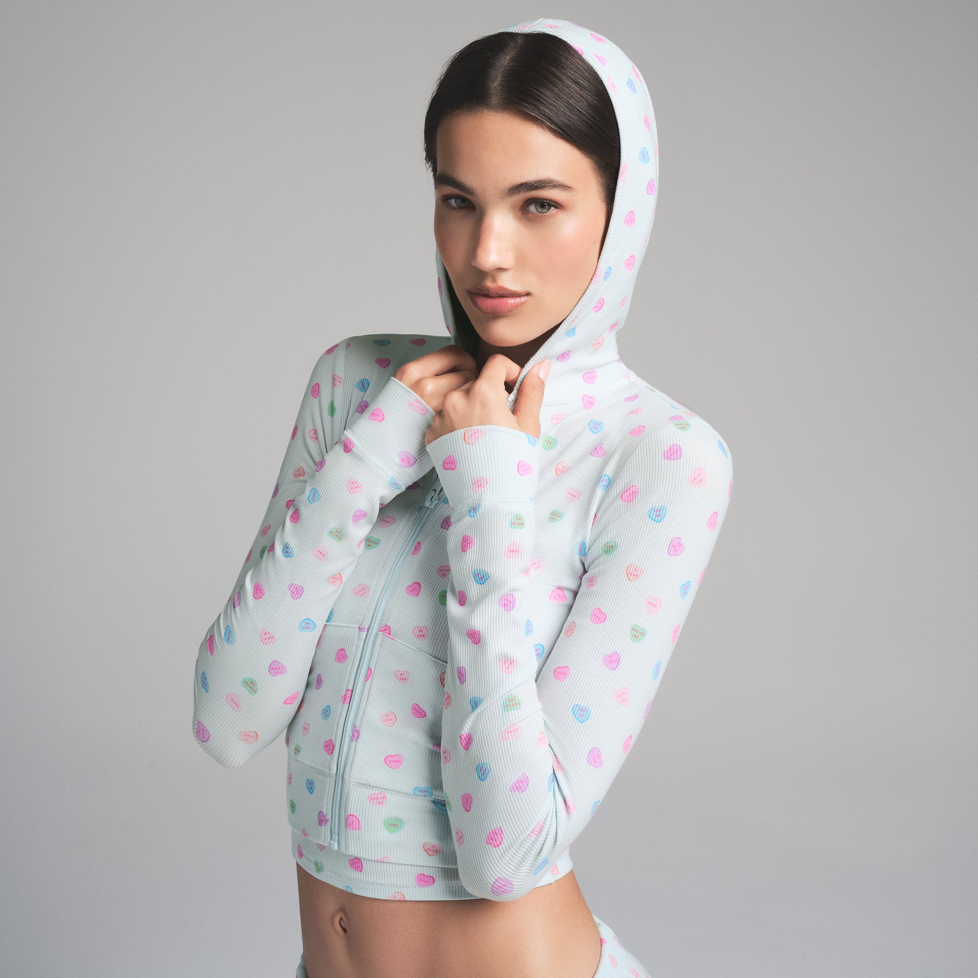 

Толстовка с капюшоном на молнии SKIMS, цвет cloud candy heart print