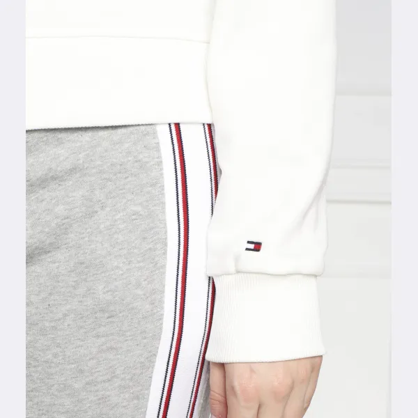 Толстовка классического кроя с крупной монограммой Tommy Hilfiger, белый — фото 4
