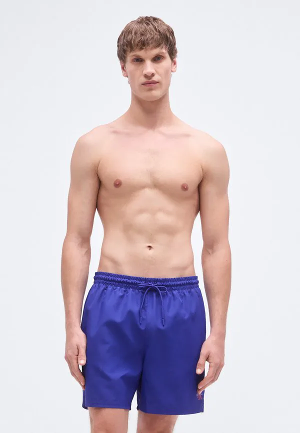 

Плавки средней длины с завязками на поясе и графическим монограммом. Calvin Klein Swimwear, Blue River Fog, Синий, Плавки средней длины с завязками на поясе и графическим монограммом. Calvin Klein Swimwear, Blue River Fog