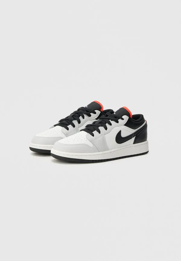 Кроссовки air jordan 1 low унисекс Jordan, Black/Summit White/Neutral Grey/Infrared — фото 2