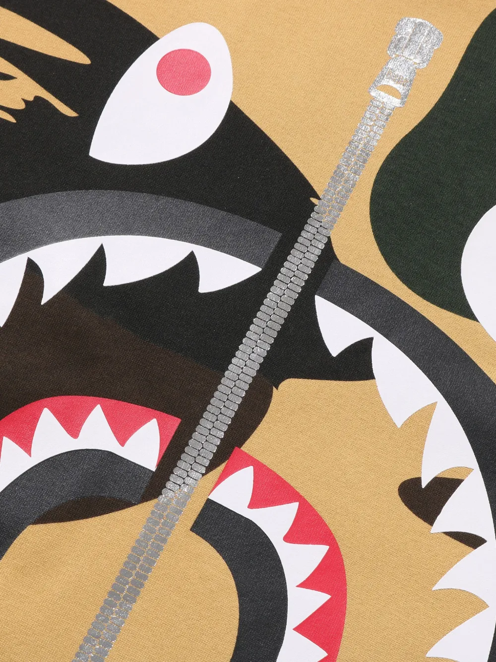 Камуфляжная футболка «Атака акулы» A BATHING APE, желтый — фото 3