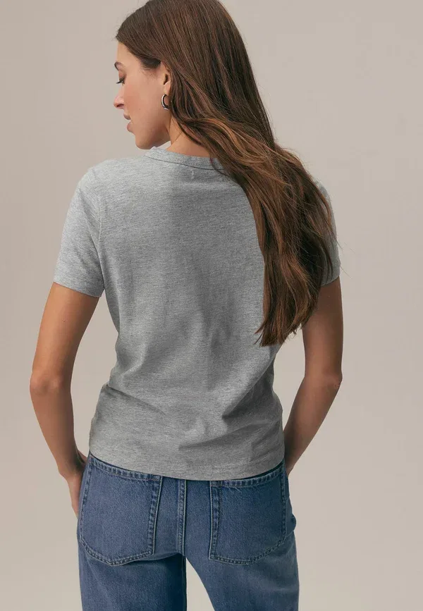 Футболка Regular fit Next, модель essential short sleeve crew neck print t-shirt, серый — фото 3
