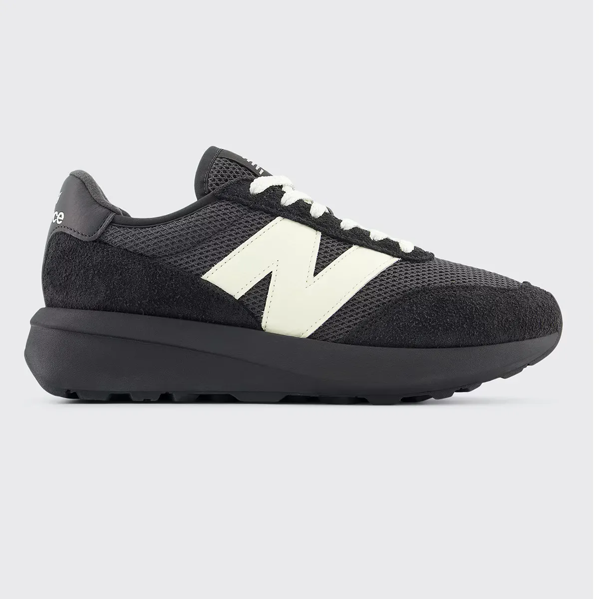 

Повседневные кроссовки унисекс U370PB New Balance, черный/белый