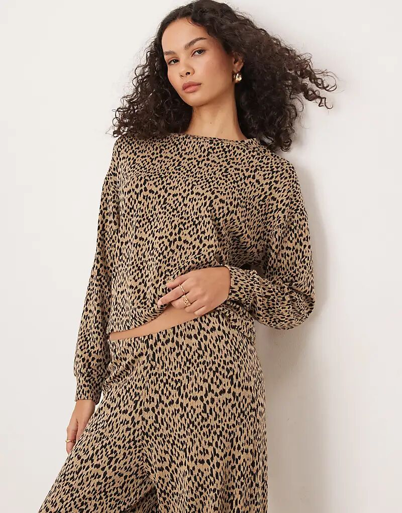 

Супермягкий трикотажный топ Vila с принтом мини-леопарда