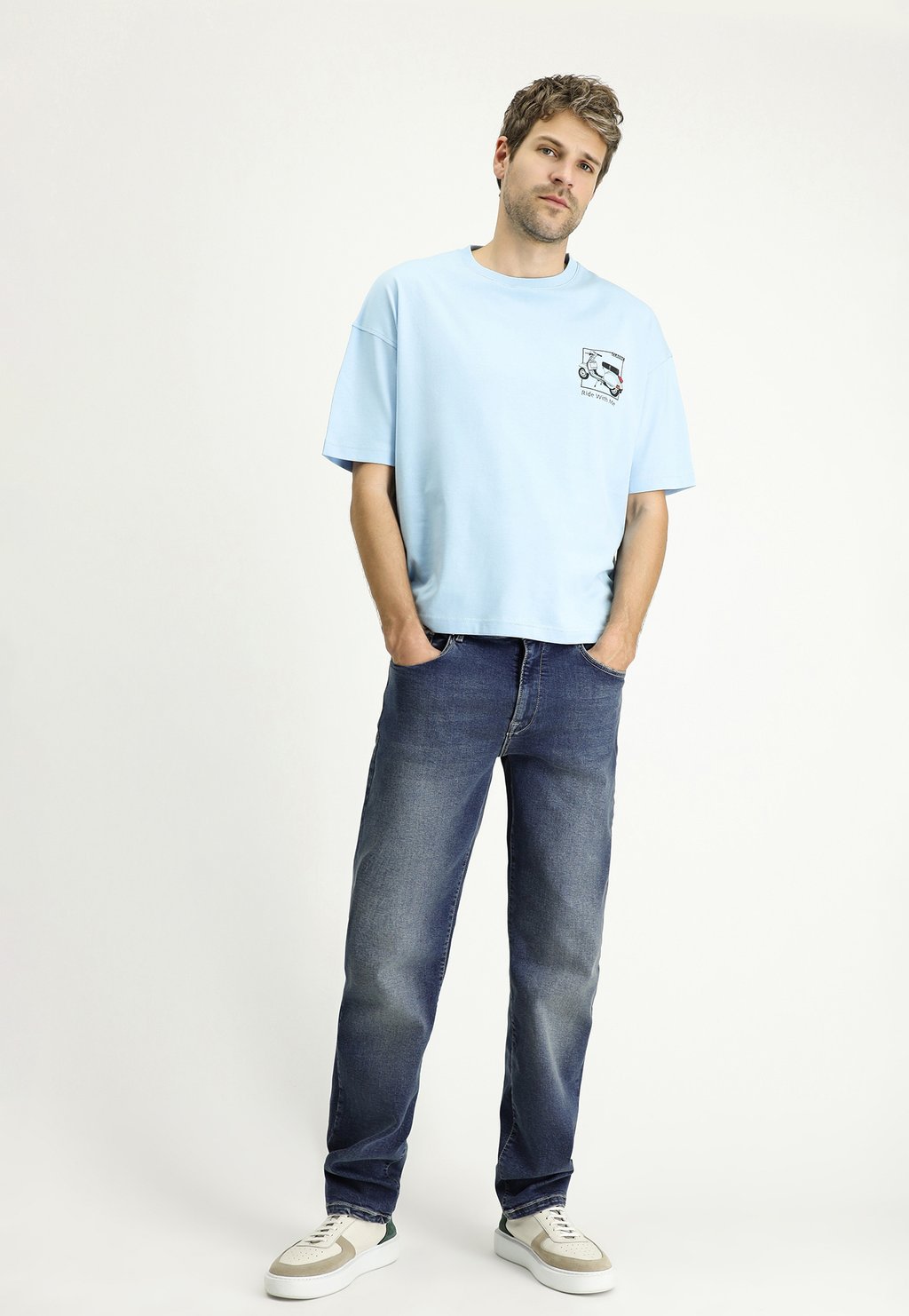 

Футболка с принтом CREW NECK Kigili, светло-голубой