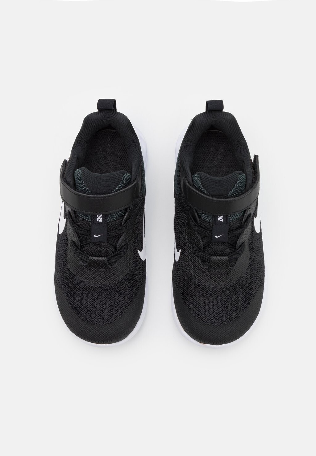 кроссовки нейтрального цвета Nike Revolution 6 (Tdv) Nike, цвет black/white/dark smoke grey — фото 4