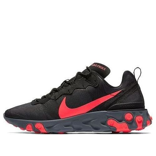 

Кроссовки реагируют на элемент 55 Nike, черный