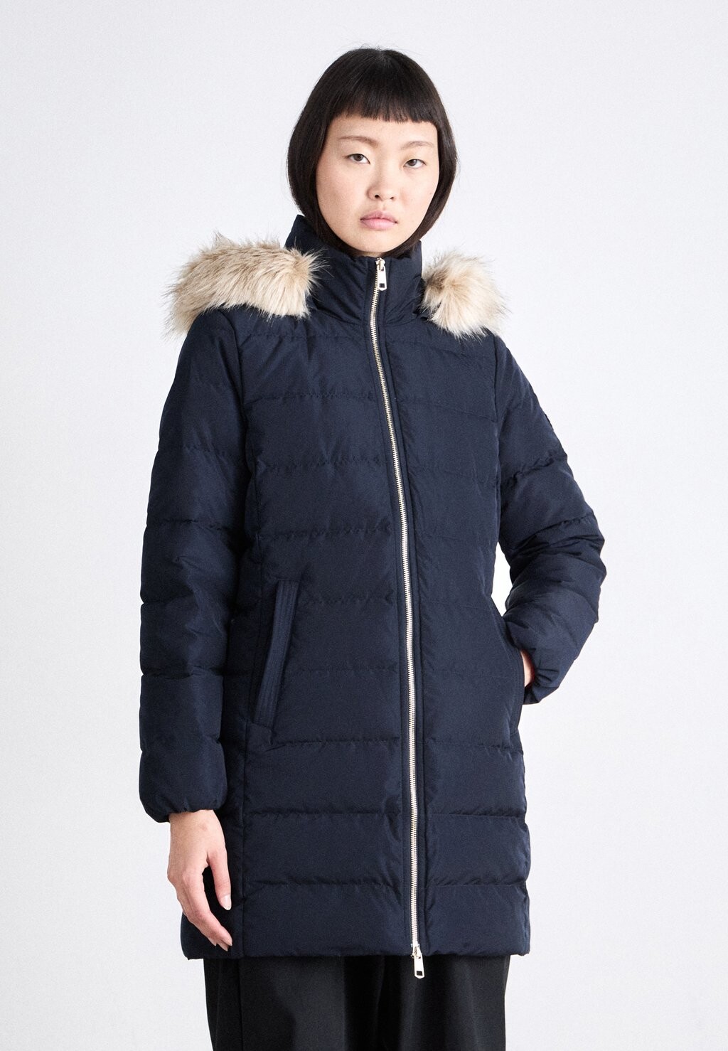 

Пуховое пальто HERITAGE TYRA COAT Tommy Hilfiger, темно-синий