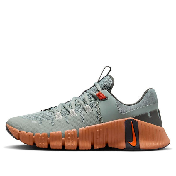 

Кроссовки free metcon 5 'mica green campfire orange' Nike, зеленый