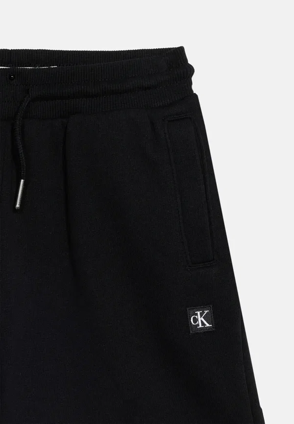 Шорты Calvin Klein Jeans Mini Badge, черный — фото 3