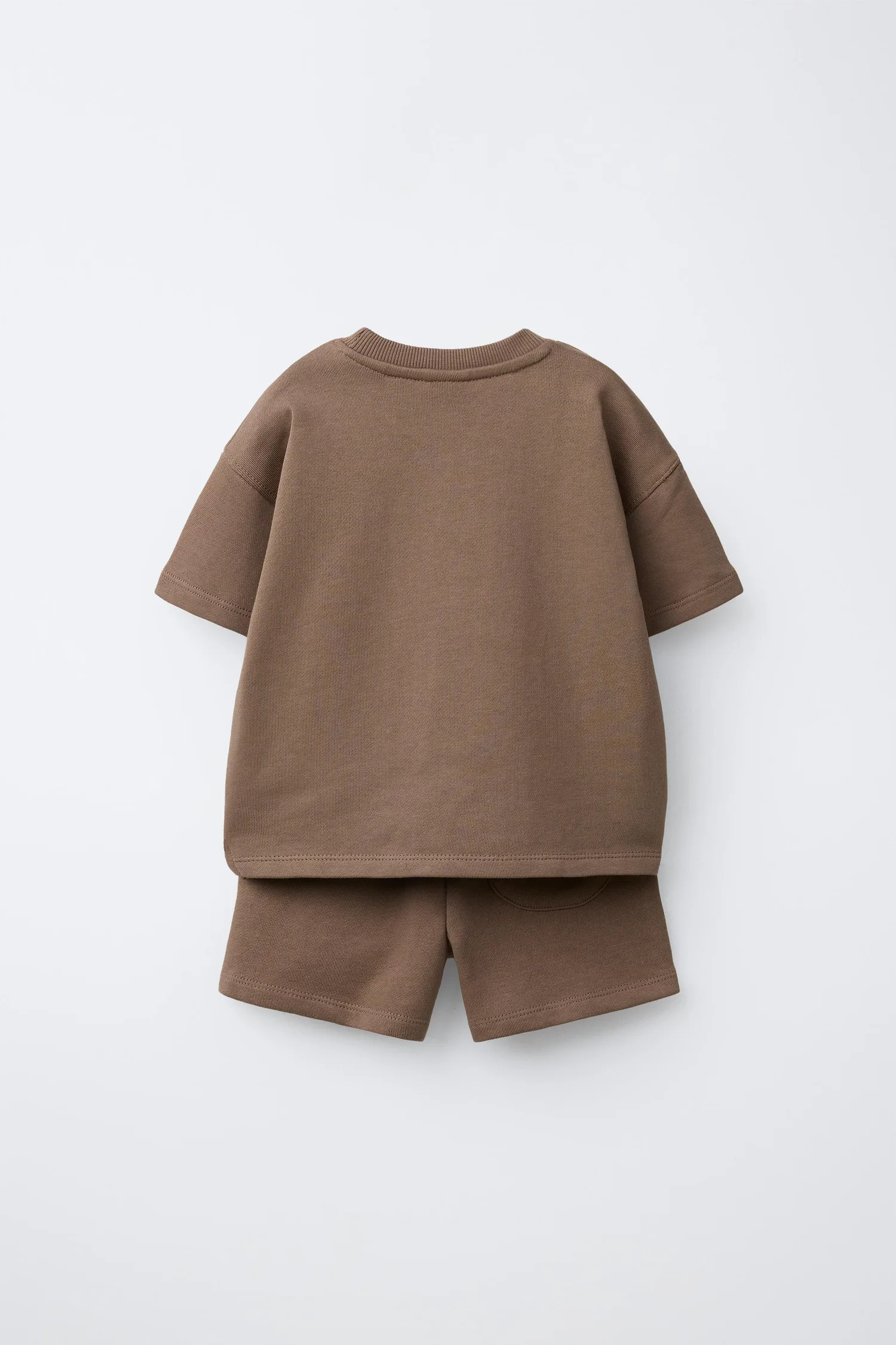 Комплект из спортивной футболки и шорт-бермуд от label Zara, коричневый — фото 2