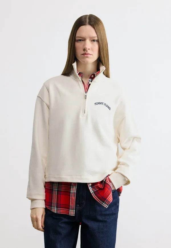 

Толстовка с вышивкой логотипа, свободного кроя, на молнии до середины груди. Tommy Jeans, Ancient White, Белый, Толстовка с вышивкой логотипа, свободного кроя, на молнии до середины груди. Tommy Jeans, Ancient White