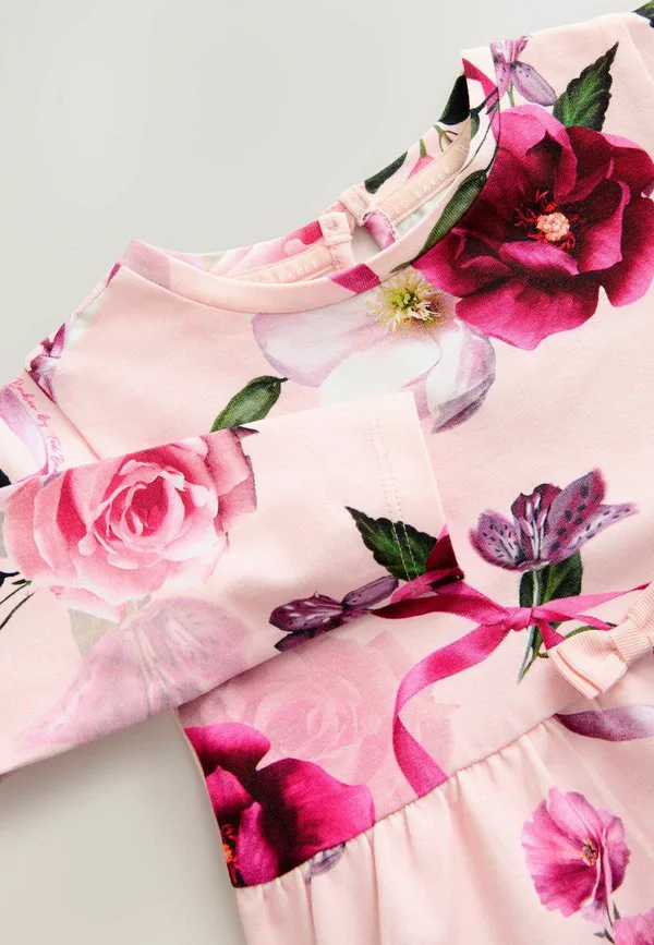 Платье прямого кроя из трикотажа с оборками по низу и цветочным принтом. Baker By Ted Baker, Pink — фото 3