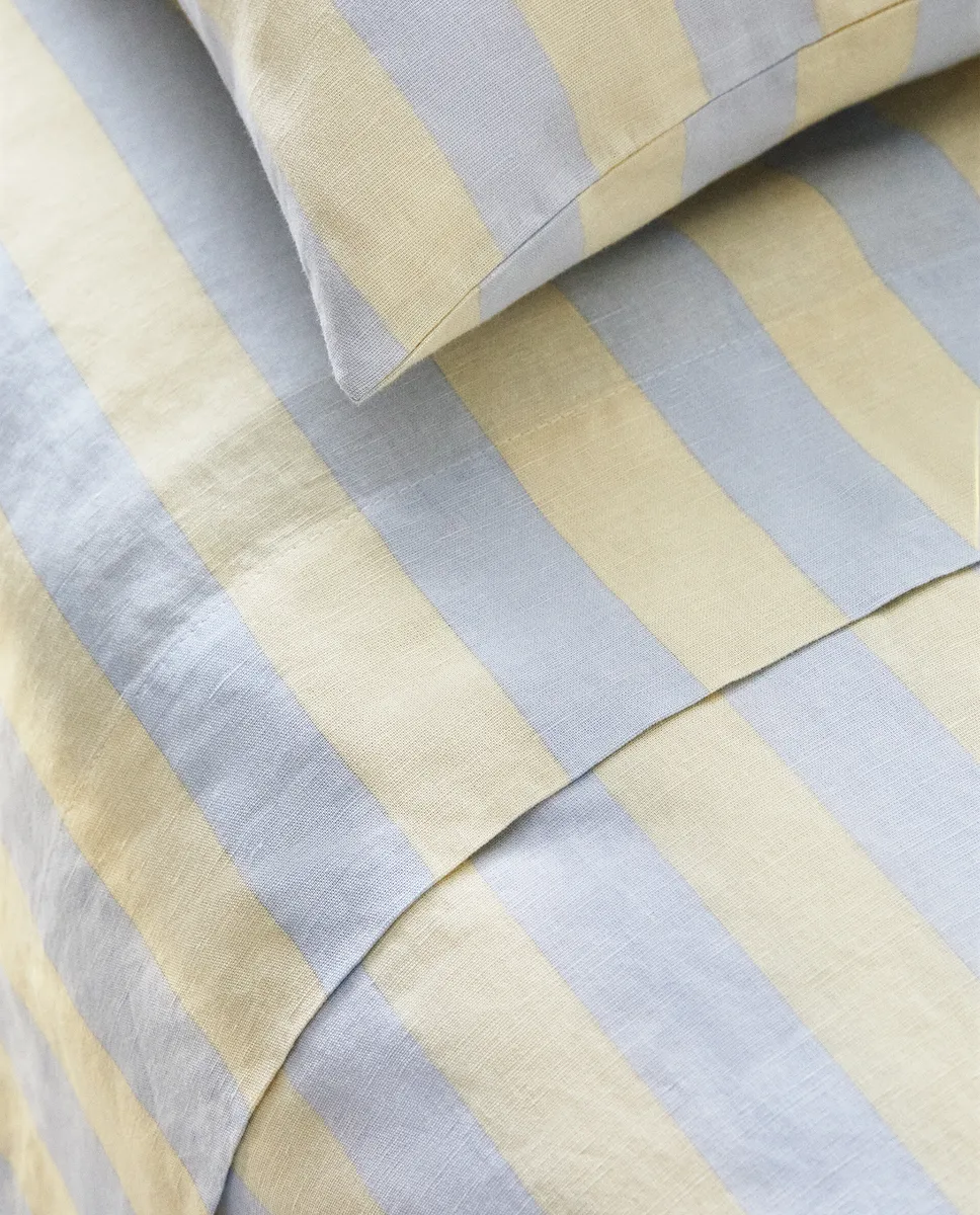 

Плоский лист с полосатым принтом Zara Home, синий