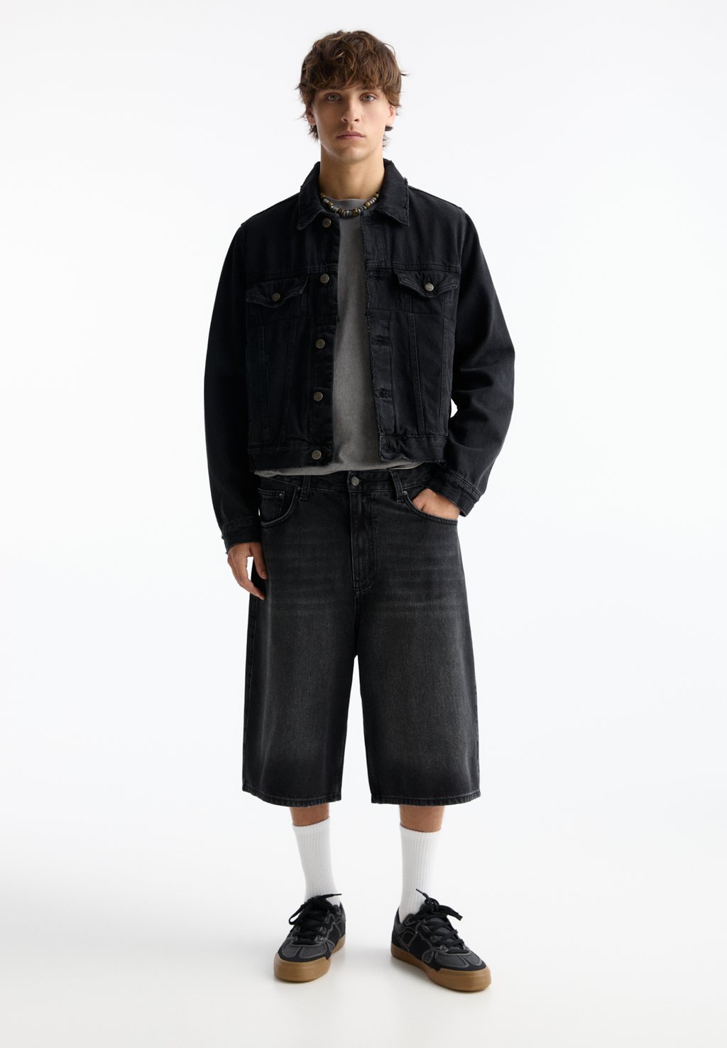 

Джинсовые шорты STWD SKATER BERMUDA PULL&BEAR, черный