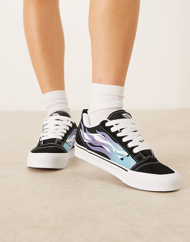 Кроссовки Vans Knu Skool черно-белого цвета с синим пламенем сбоку