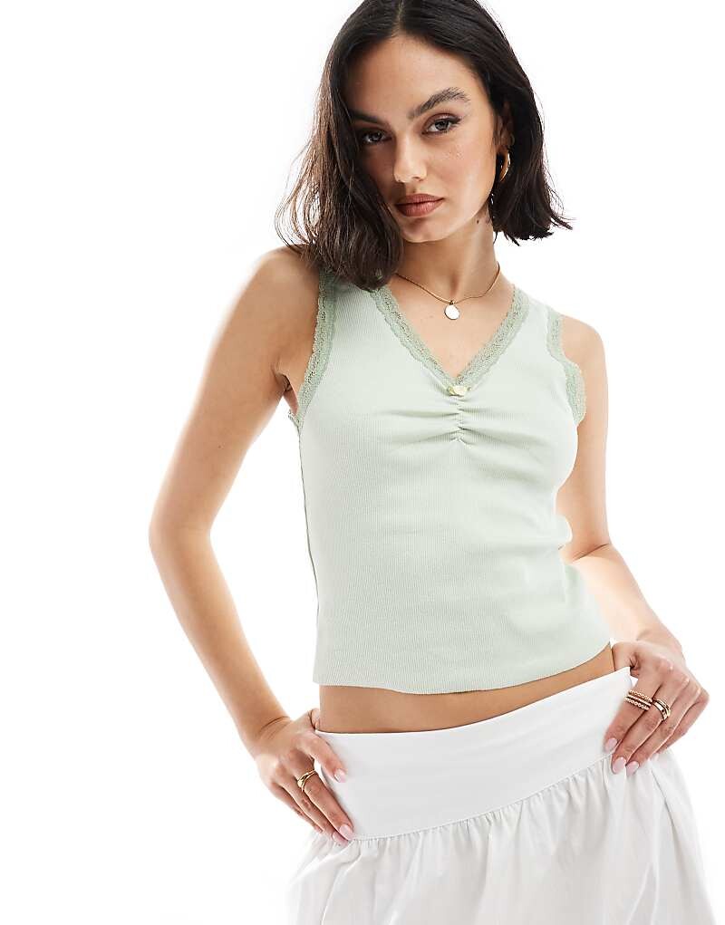 

ASOS DESIGN – Зеленая майка в рубчик с розами и кружевом