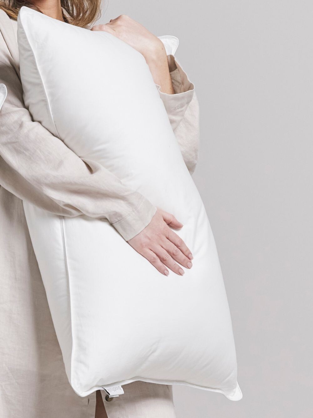 

Подушка Bedfolk Kingsize из утиного пуха, твердая