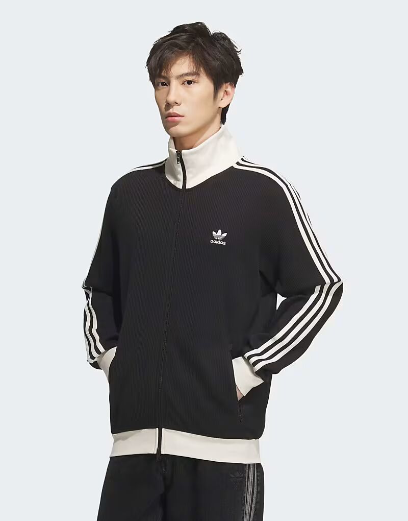 

Баскетбольная майка Adidas Originals Waffle черного цвета