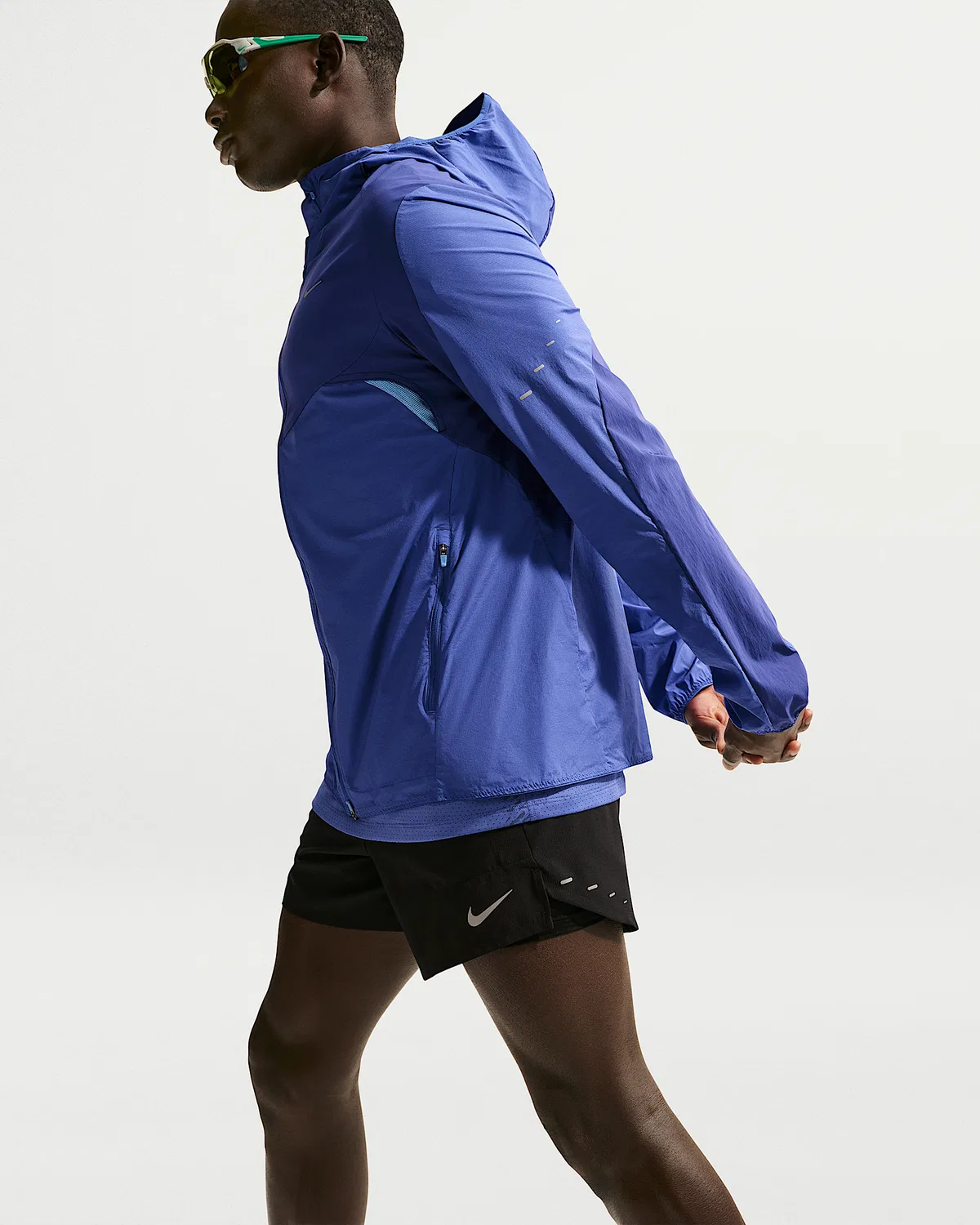 Мужская ветрозащитная куртка для бега Nike Stride Plus, Deep Royal Blue/Lapis/Royal Pulse — фото 3