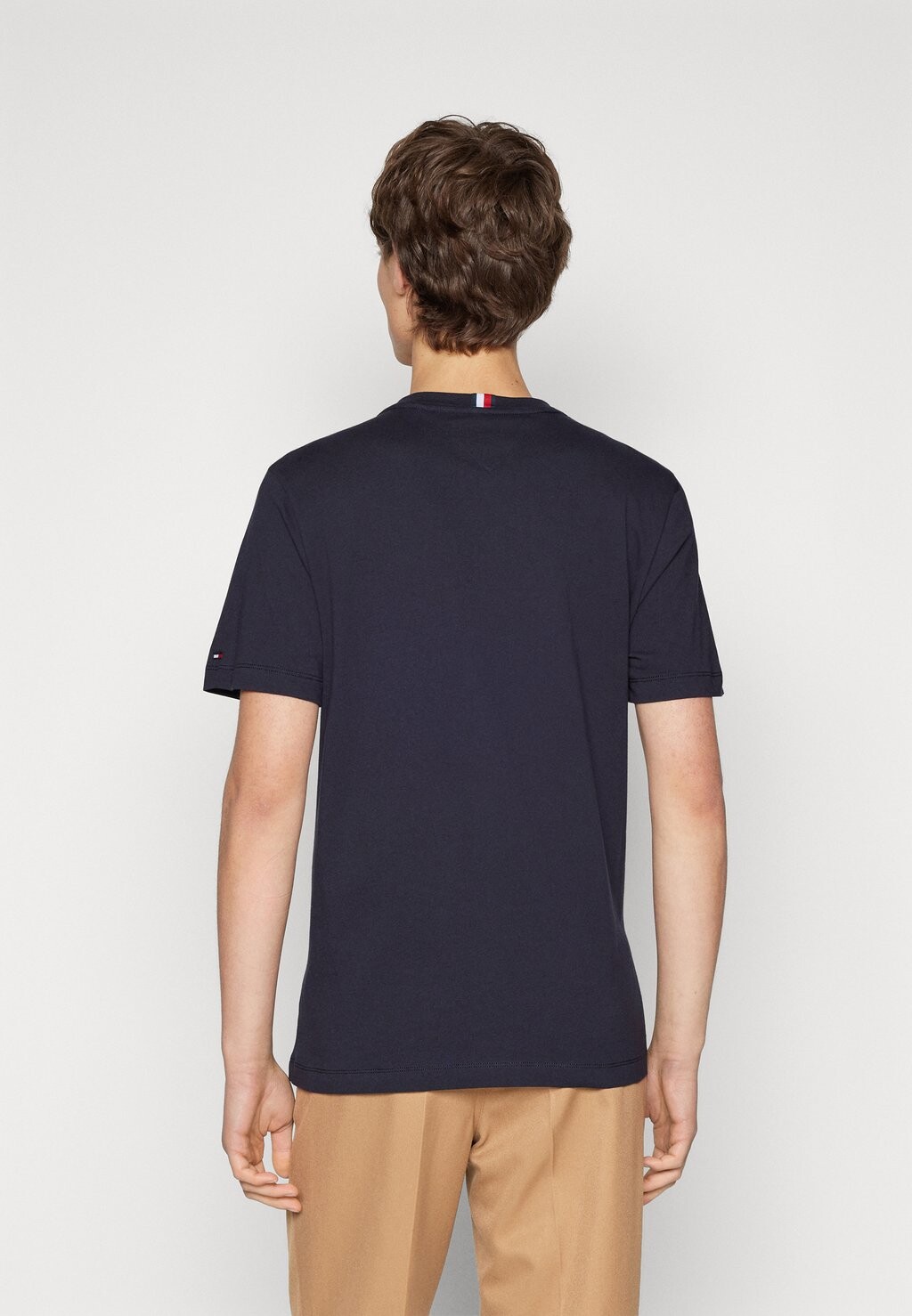 

Базовая футболка Flag Tee Tommy Hilfiger, темно-синий