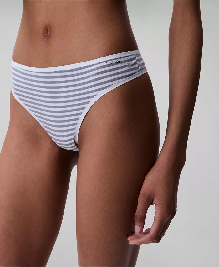 

Хлопковые стринги Form Thong QD3643 Calvin Klein, серый