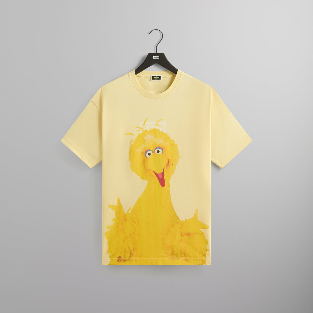 

Футболка Kith for Sesame Street Big Bird Tee, цвет Sunrise