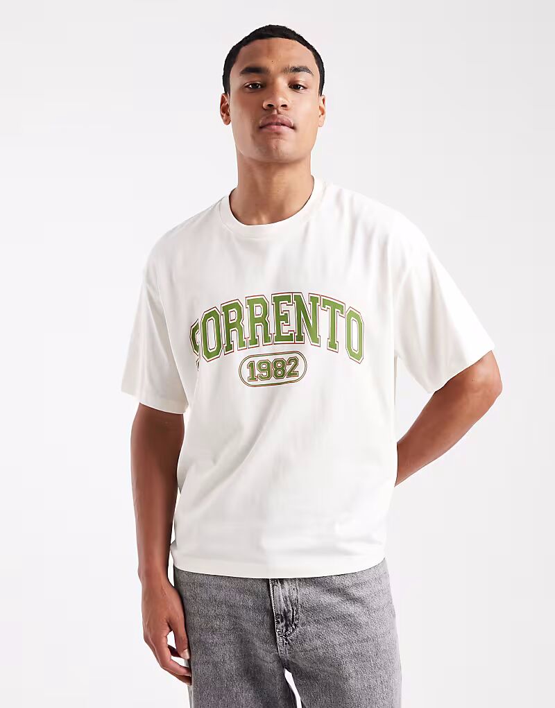 

Футболка свободного кроя с принтом Сорренто кремового цвета Jack & Jones