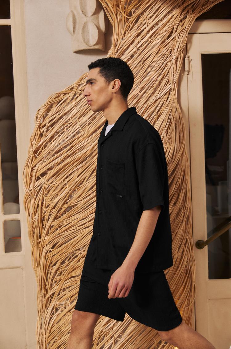 

Струящиеся шорты-бермуды Pull And Bear, черный