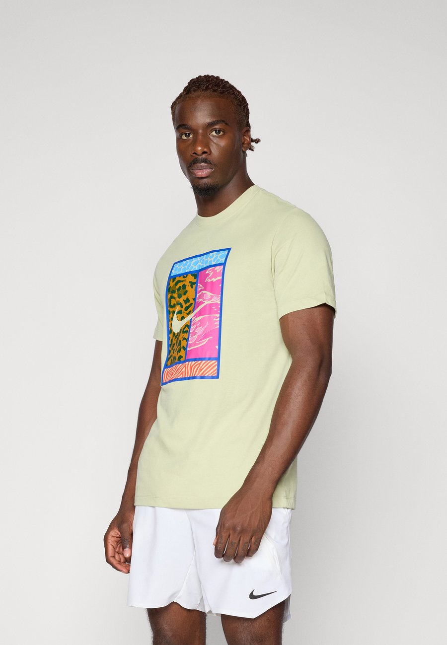 

Спортивная футболка Nike Performance NIKECOURT TEE COURT, Olive Aura/Olive