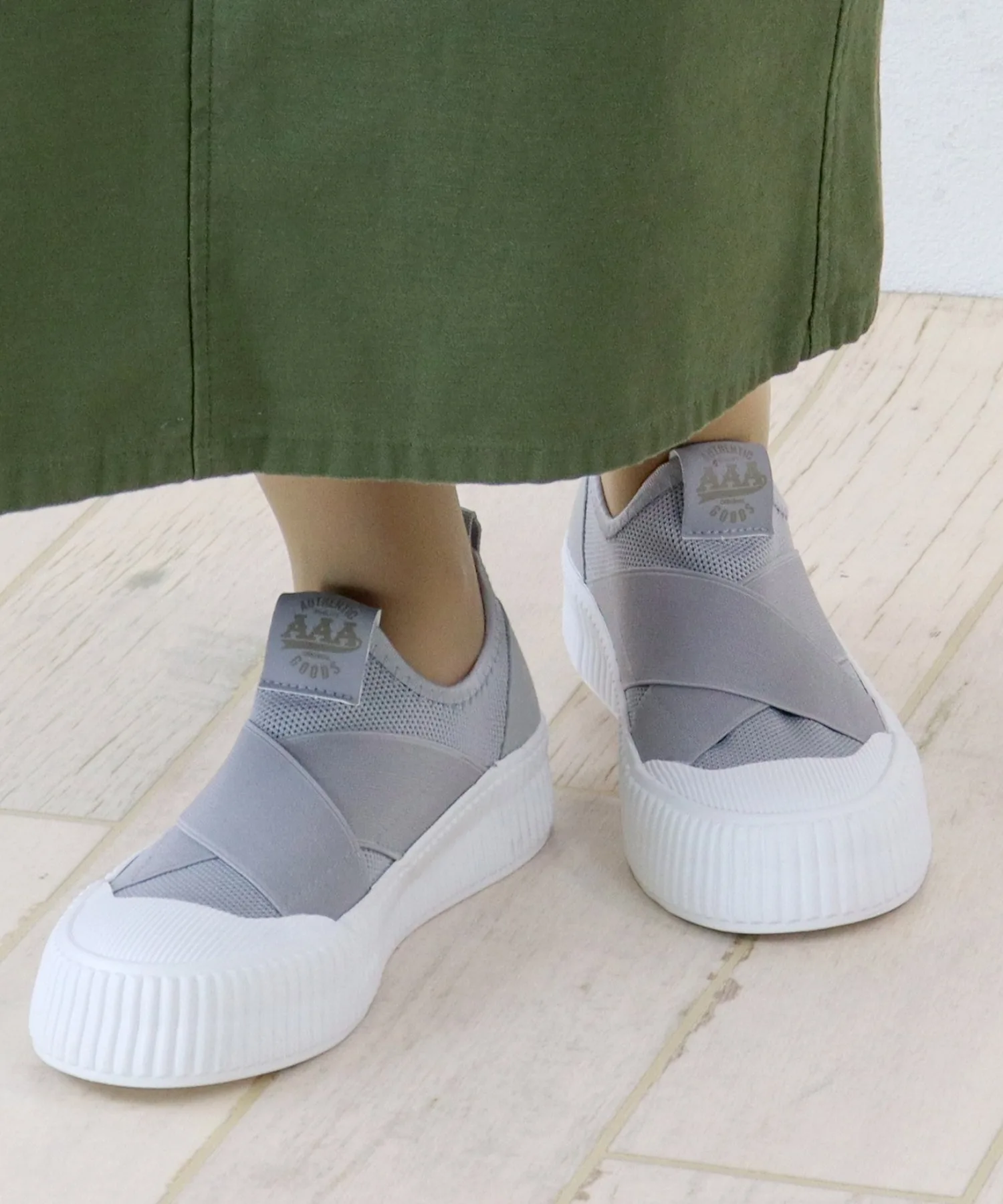 Унисекс Слипоны AAA+ с перекрестными ремешками серые