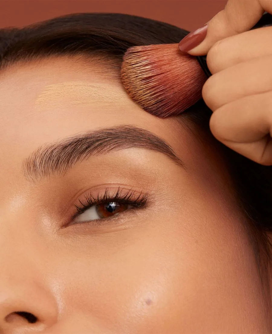 Bobbi Brown Кисть для создания плотного покрытия на лице — фото 4